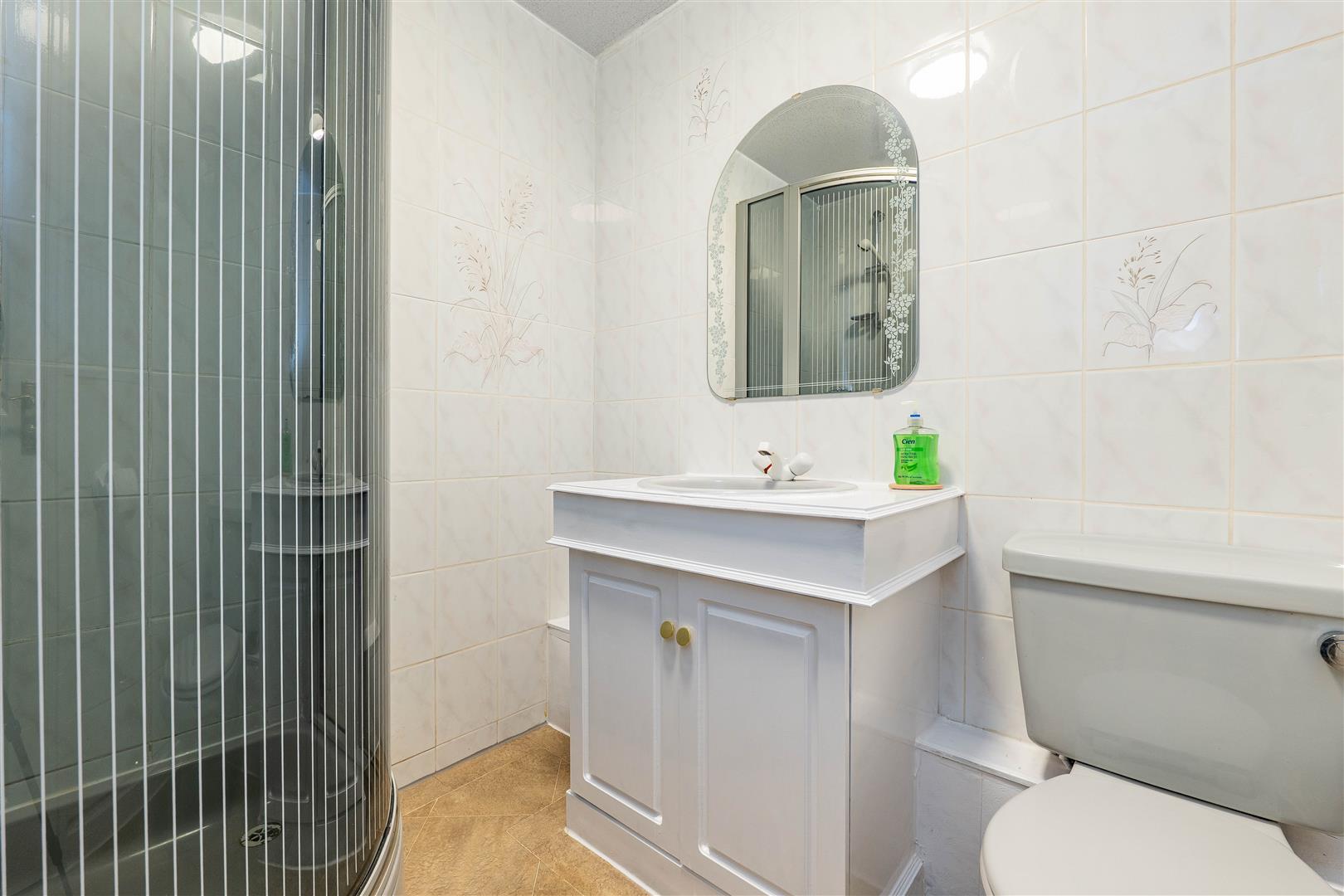 5 bed property in Spring Meadow, Leyland